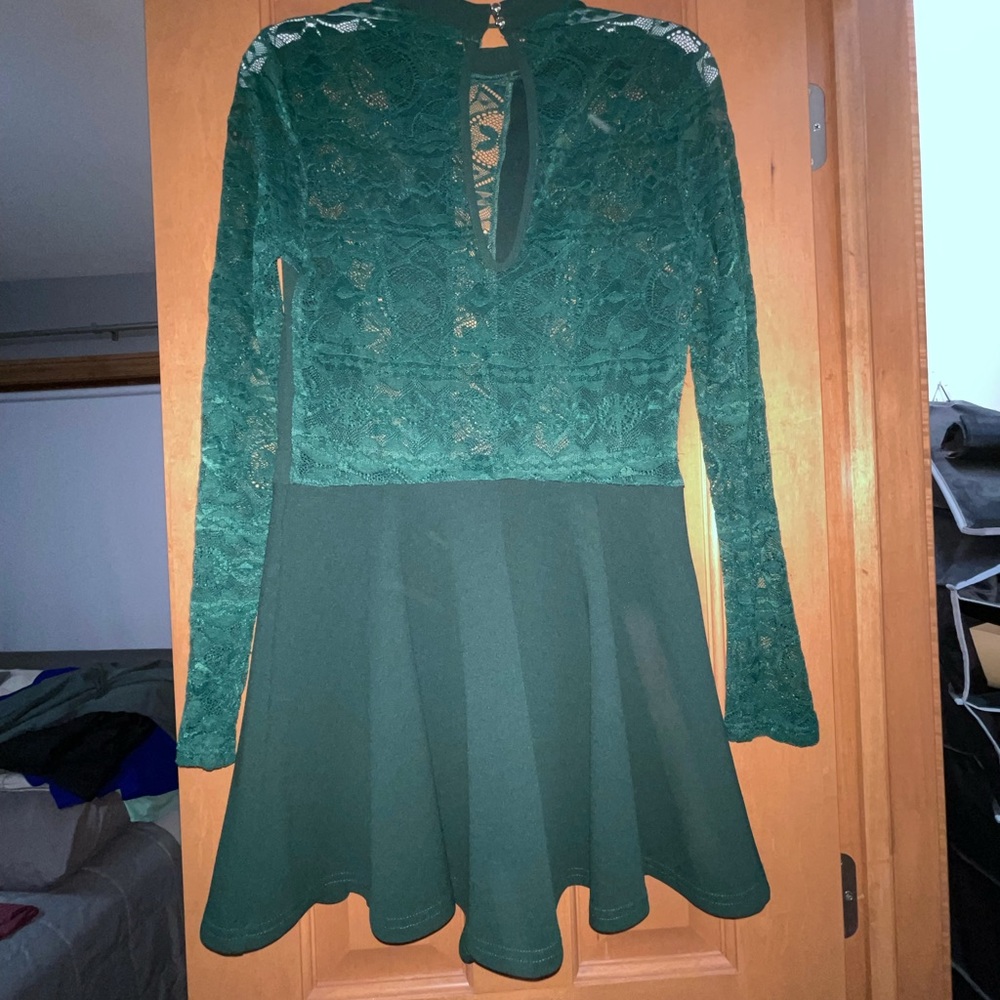 Dress - Picture 3 of 4